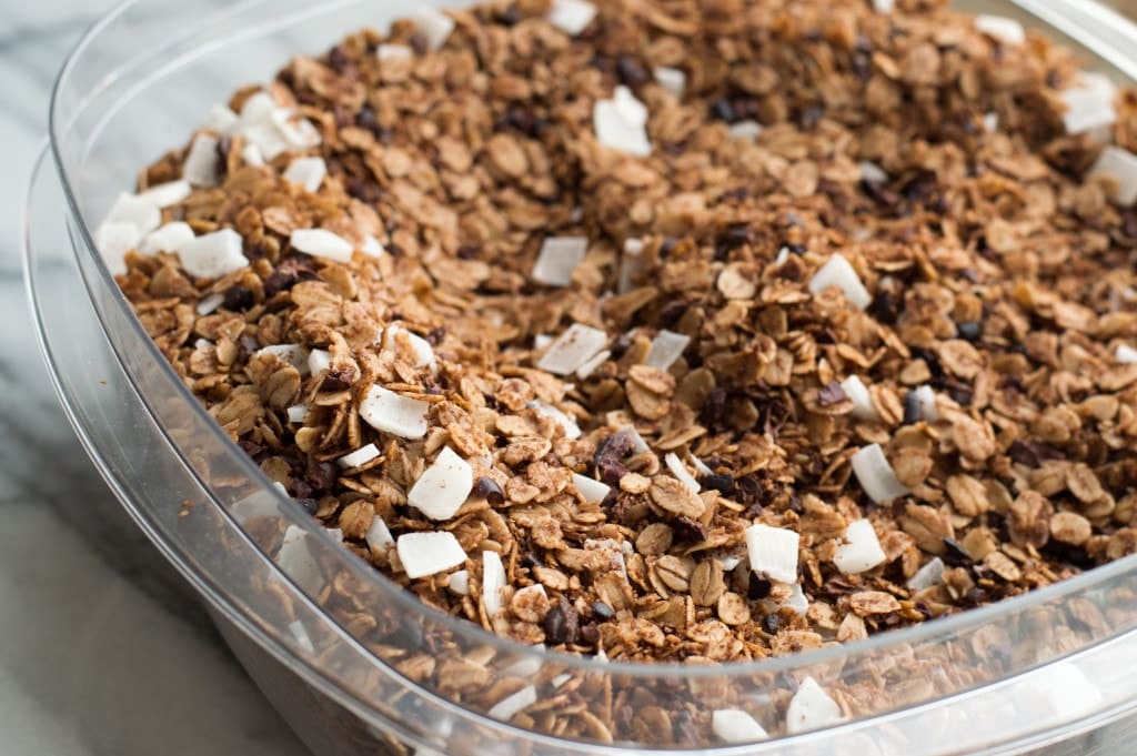 chocolate-coconut-granola