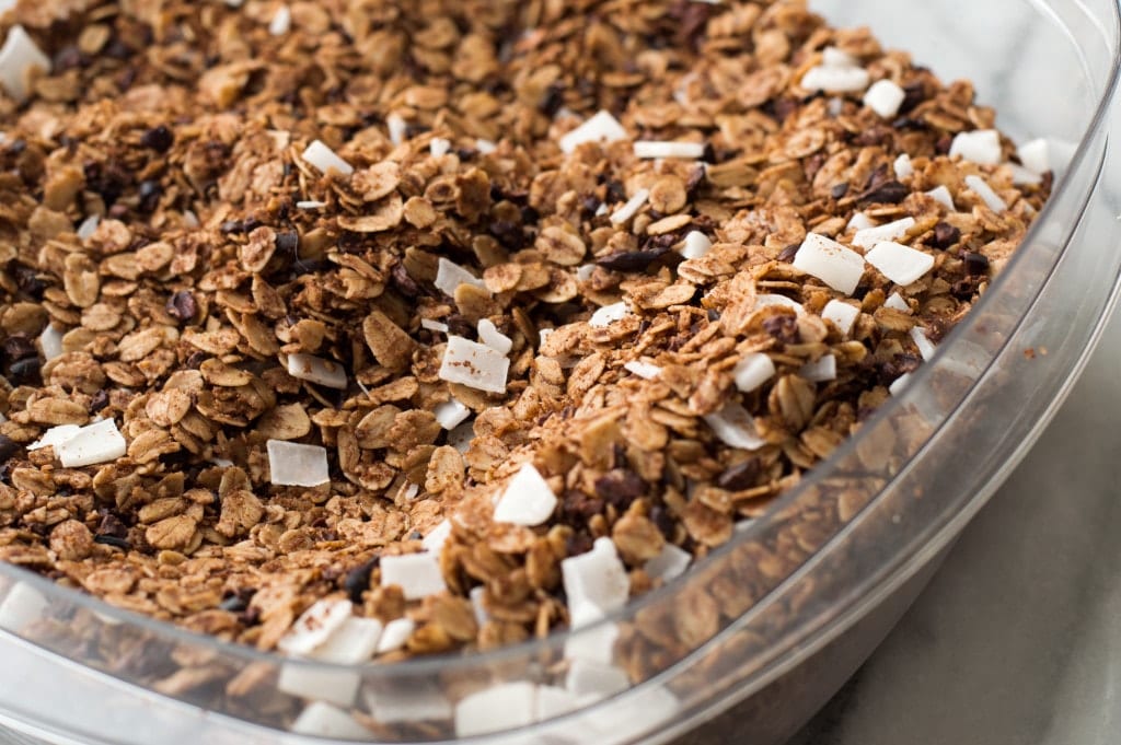 chocolate-coconut-granola-4